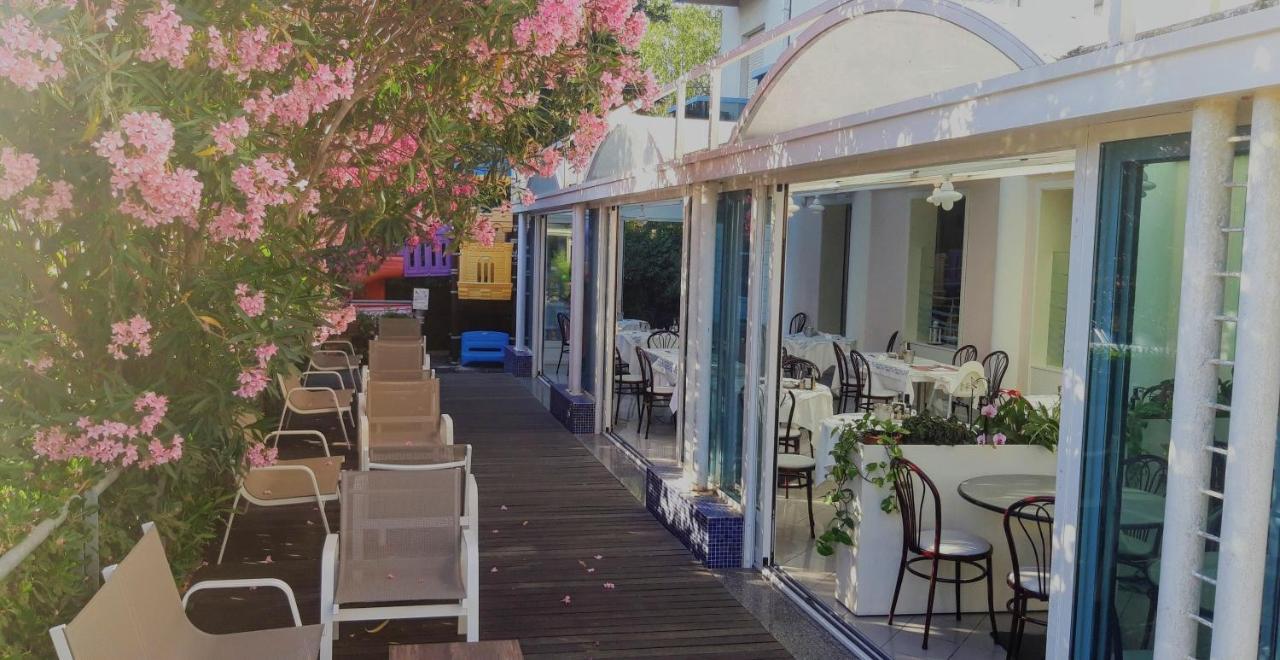 Hotel Felix ริมินี ภายนอก รูปภาพ