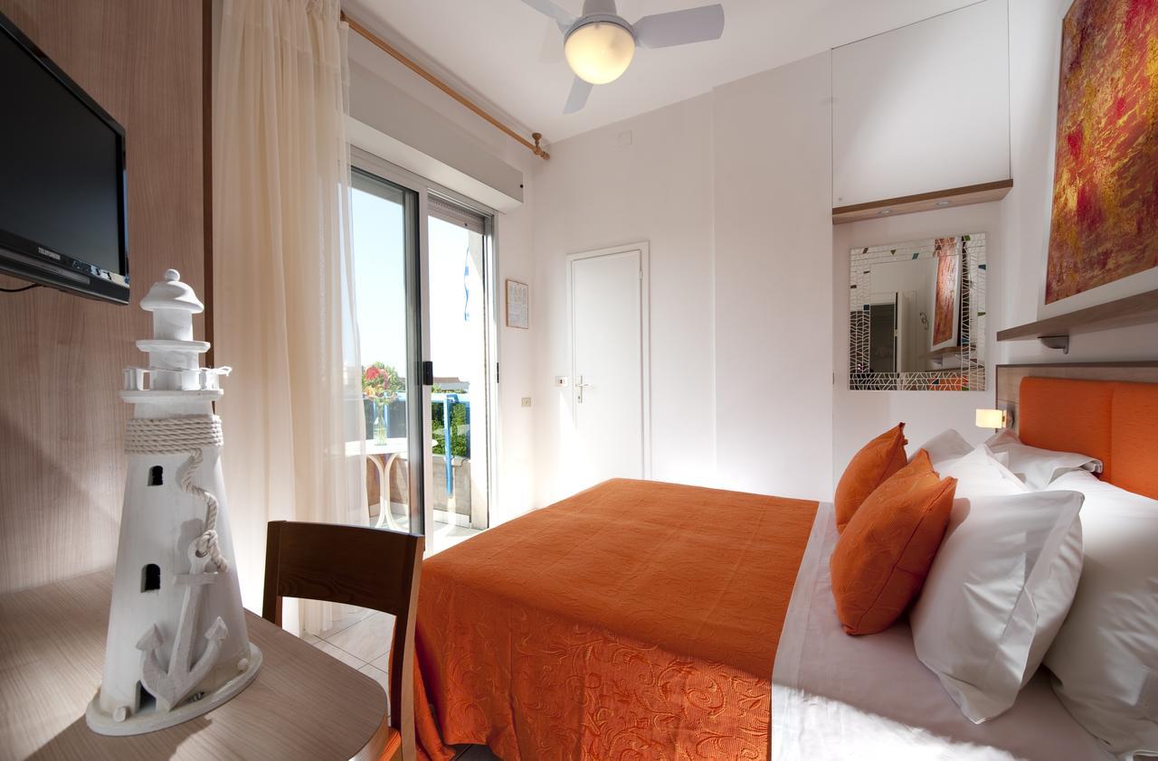 Hotel Felix ริมินี ภายนอก รูปภาพ