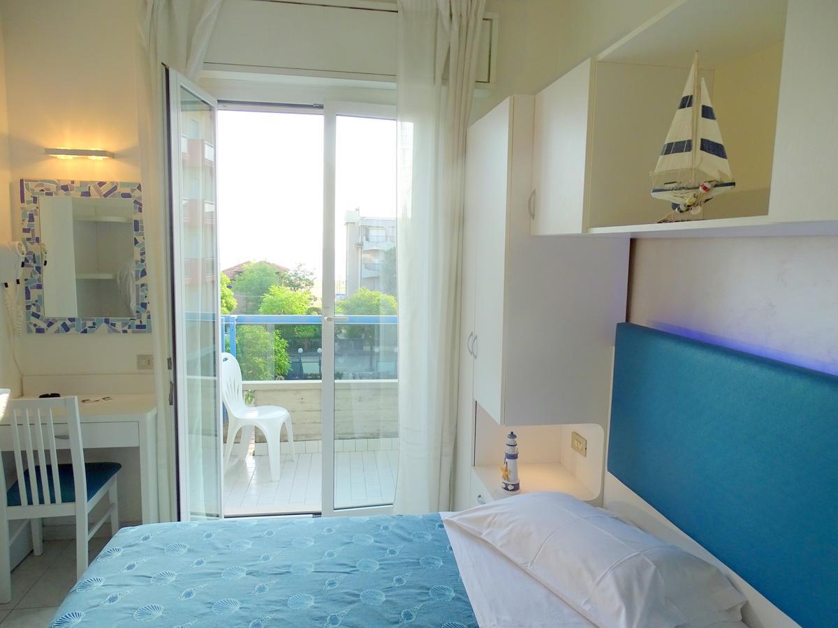Hotel Felix ริมินี ภายนอก รูปภาพ