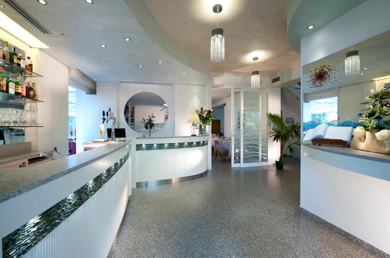 Hotel Felix ริมินี ภายนอก รูปภาพ