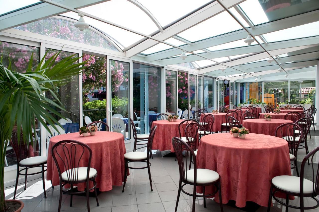 Hotel Felix ริมินี ภายนอก รูปภาพ